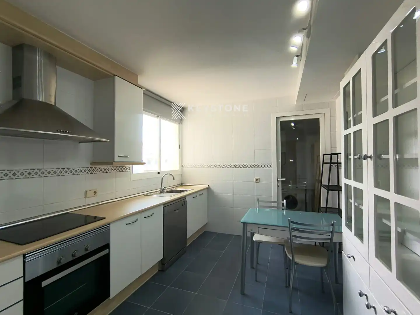 Küche von Dachboden zur Miete in  Palma de Mallorca mit Klimaanlage, Terrasse und Schwimmbad