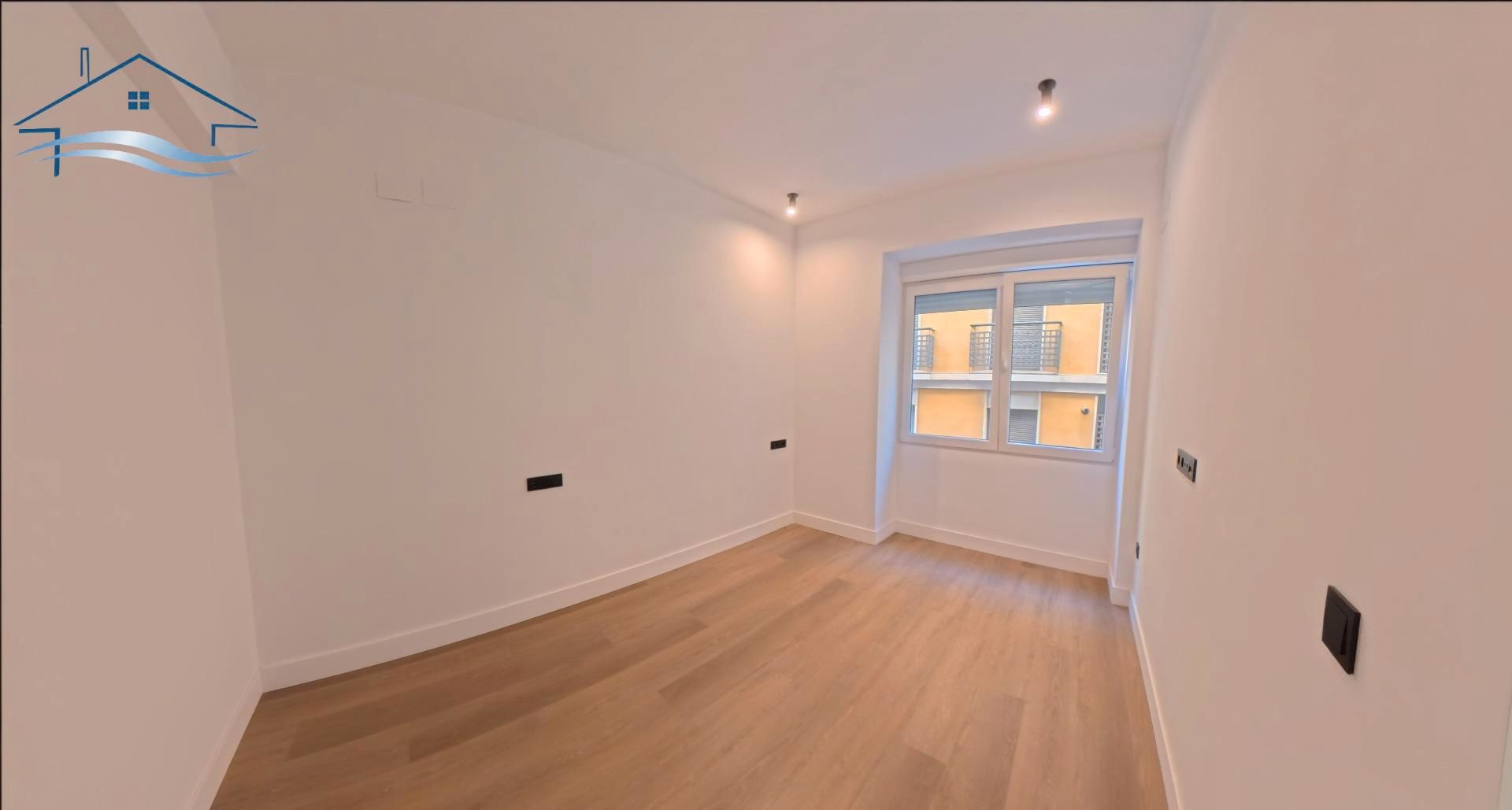 Piso en venta en Carrer Castaños, 5, Barrio del Centro, Centro