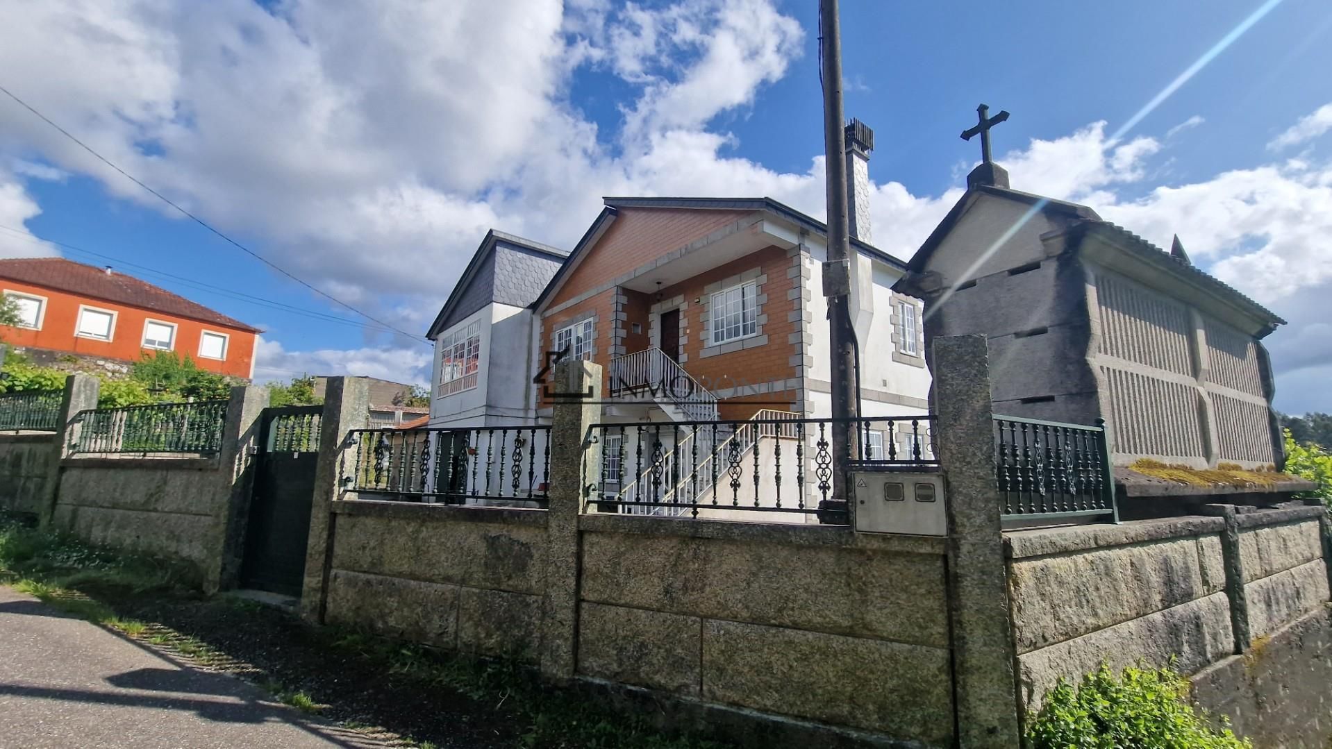 Vista exterior de Casa o xalet en venda en Moraña amb Jardí privat