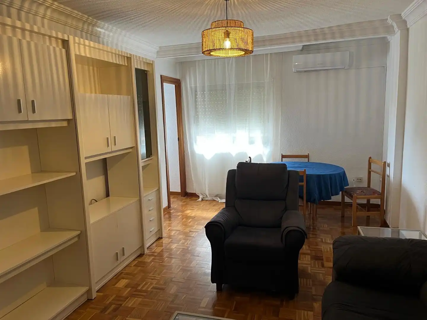 Living room of Flat for rent in Aranjuez  with Air Conditioner, Parquet flooring and Terrace