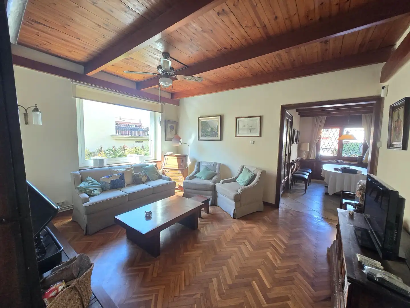 Sala d'estar de Casa o xalet en venda en Sant Just Desvern amb Aire condicionat, Calefacció i Jardí privat