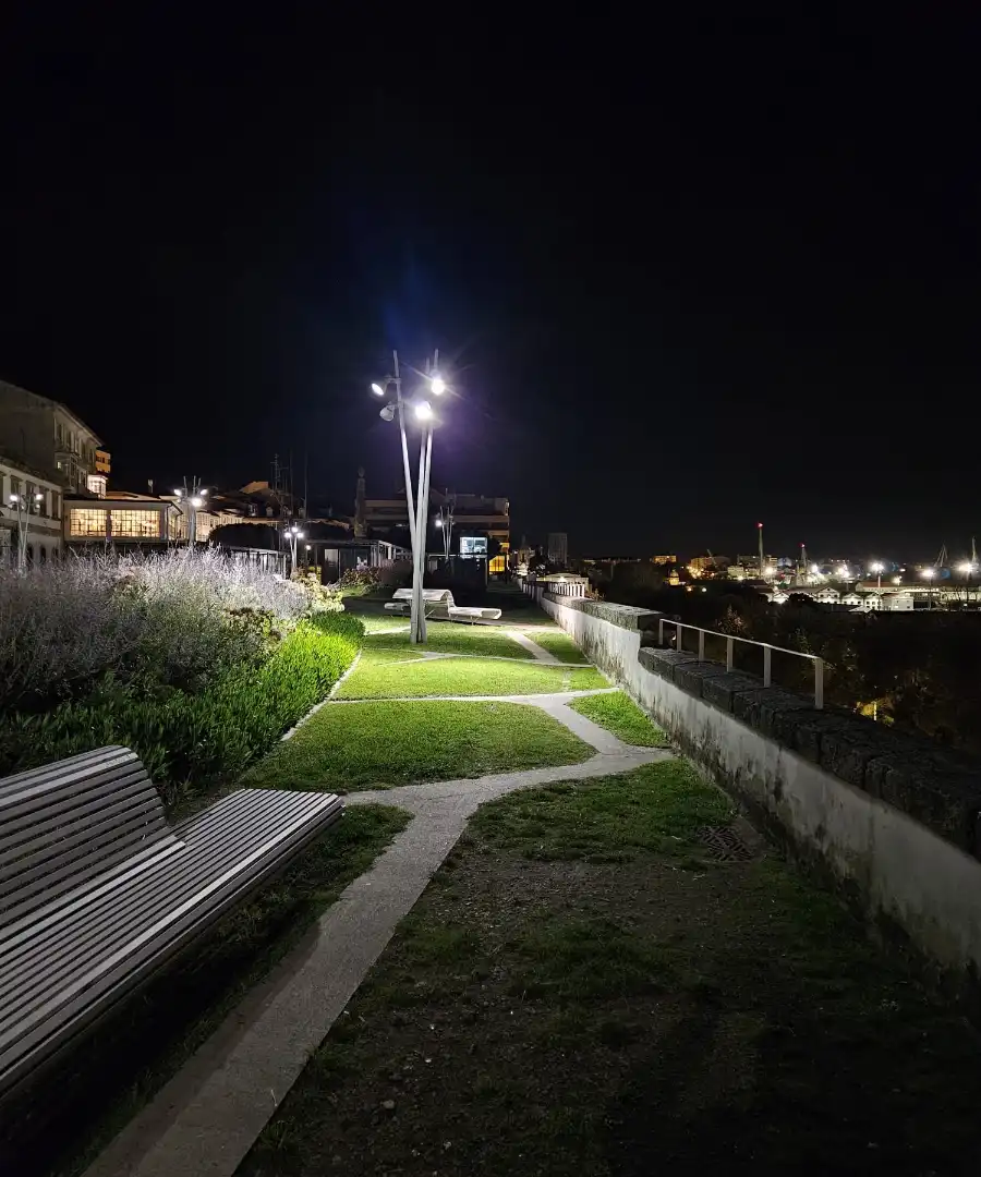 Vista exterior de Dúplex en venda en Ferrol amb Balcó