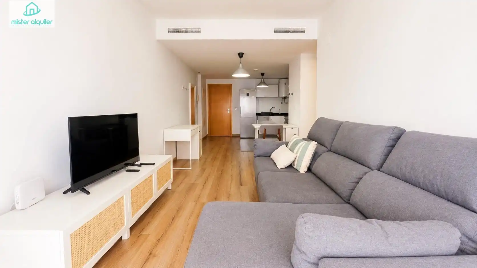 Sala d'estar de Apartament de lloguer en El Campello amb Aire condicionat, Calefacció i Terrassa