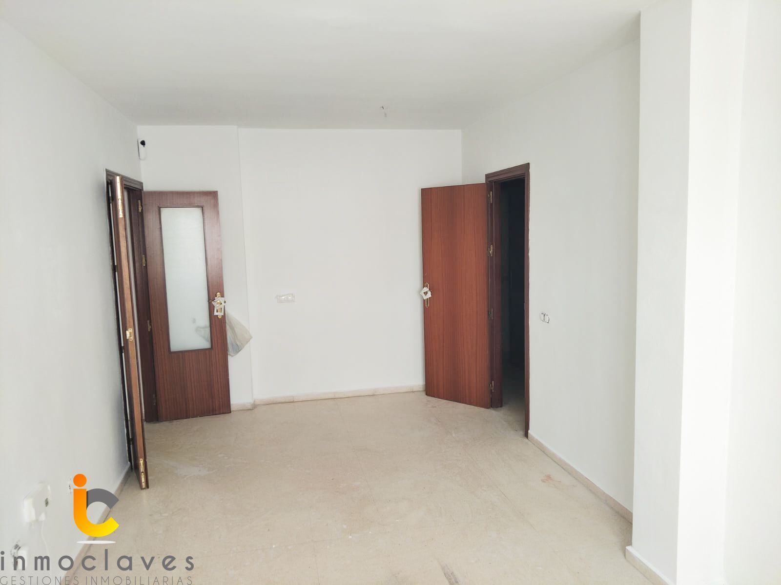 Flat for sale in Algeciras  with Storage room