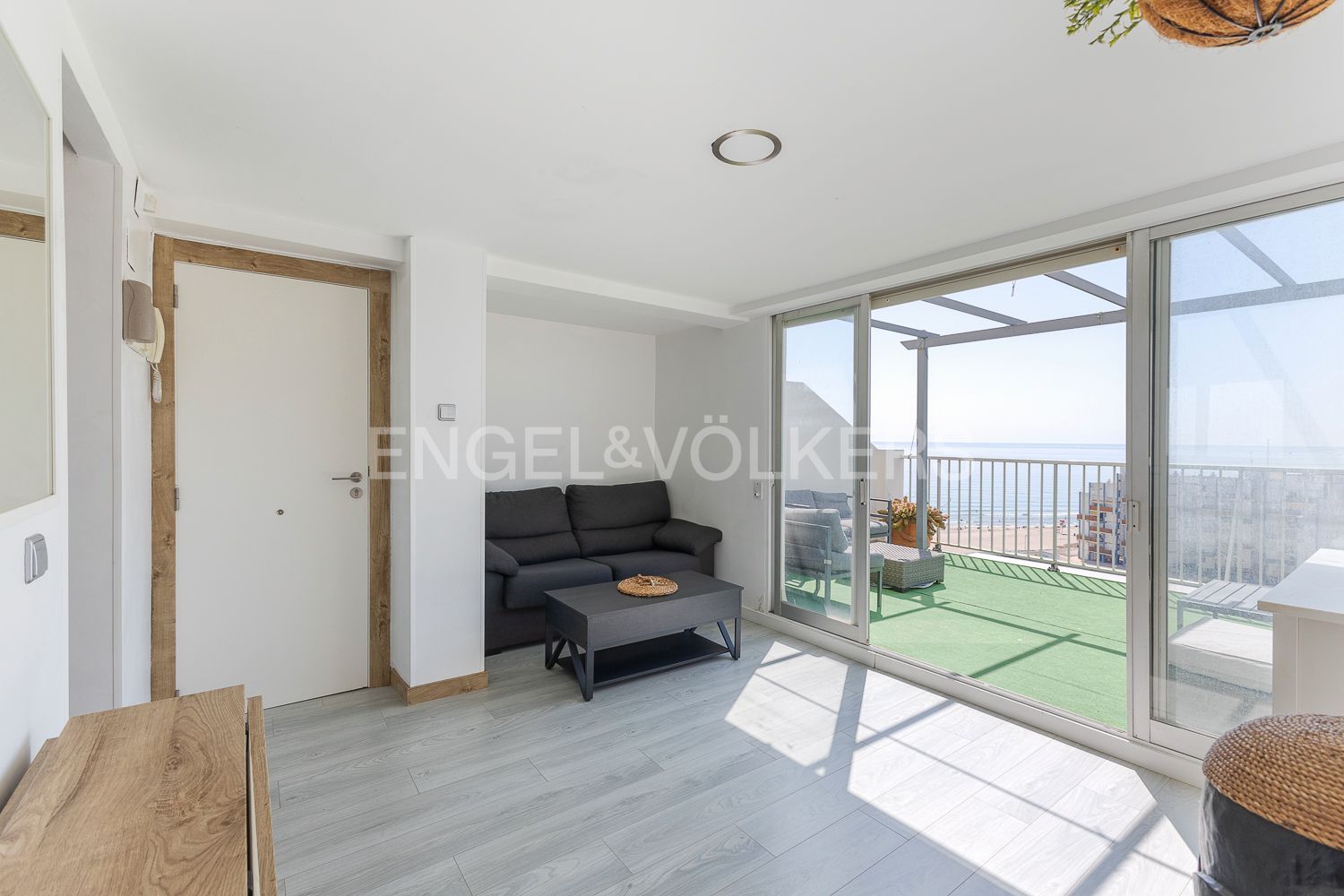 Sala d'estar de Àtic en venda en  Valencia Capital amb Calefacció, Jardí privat i Terrassa