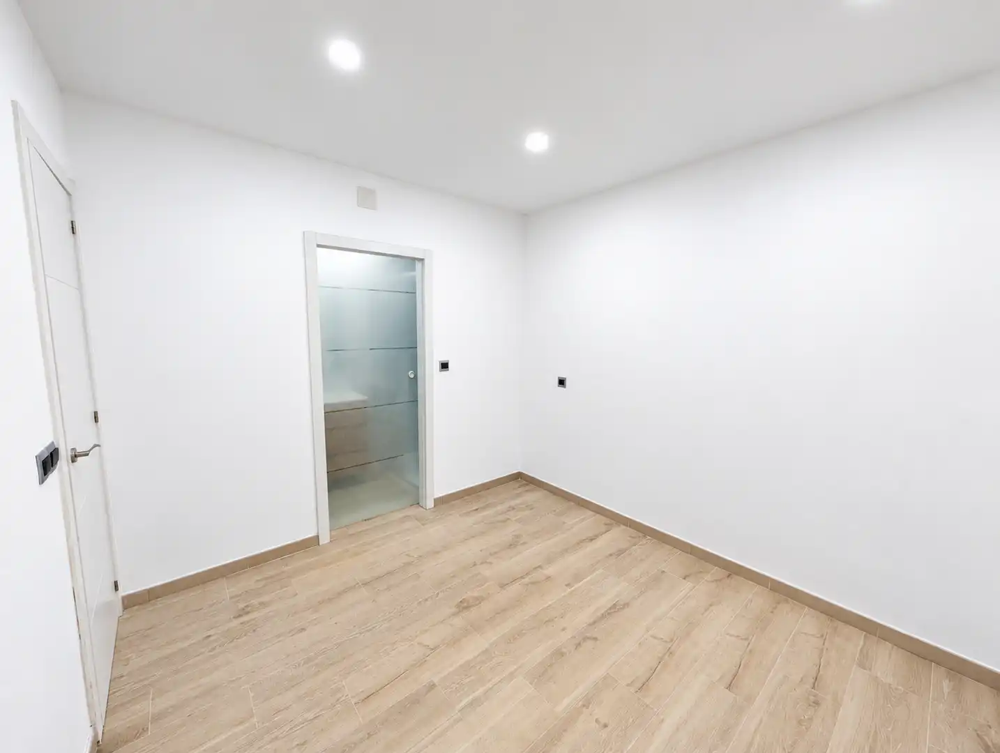 Piso en venta en Badalona con Parquet y Horno