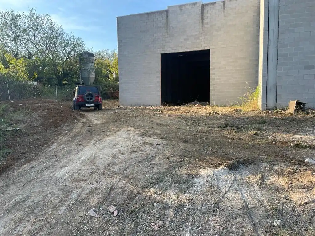 Parking de Nave industrial en venta en Cornellà del Terri