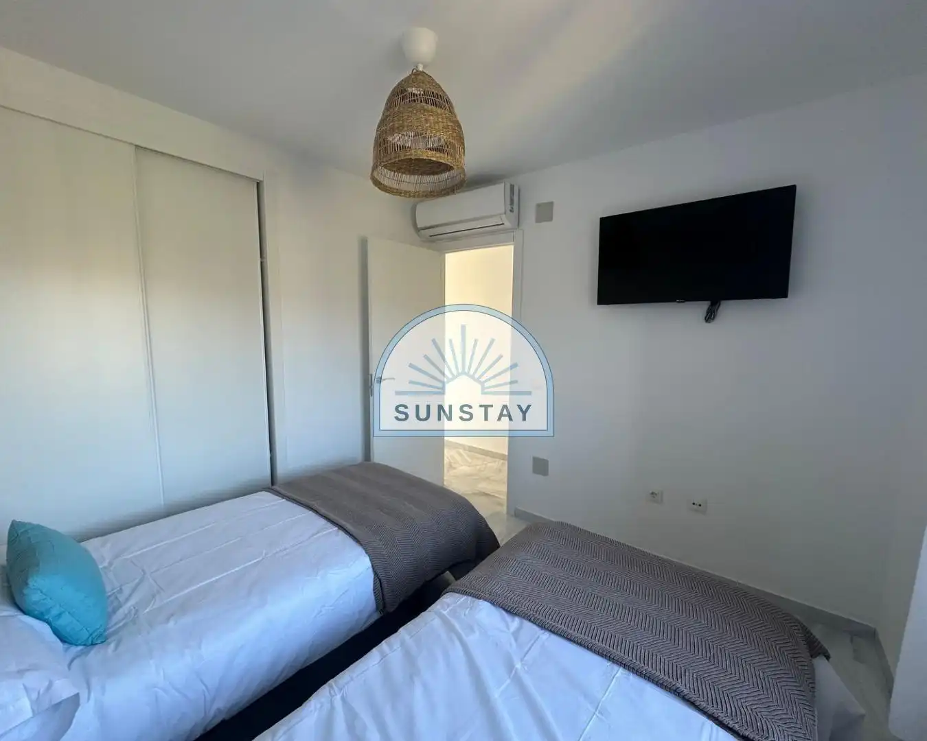 Flat for rent in Nerja  with Air Conditioner, Private garden and Terrace
