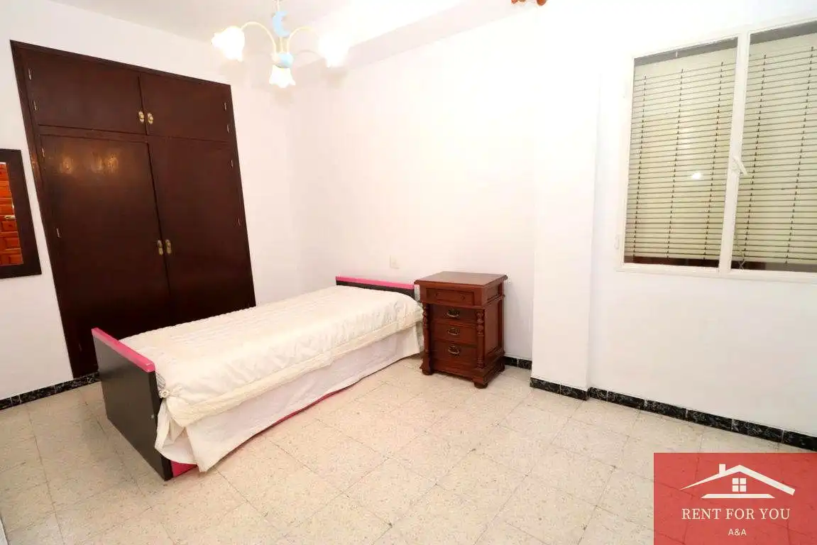 Habitación de Planta baja en venta en Alhaurín El Grande con Aire acondicionado y Trastero