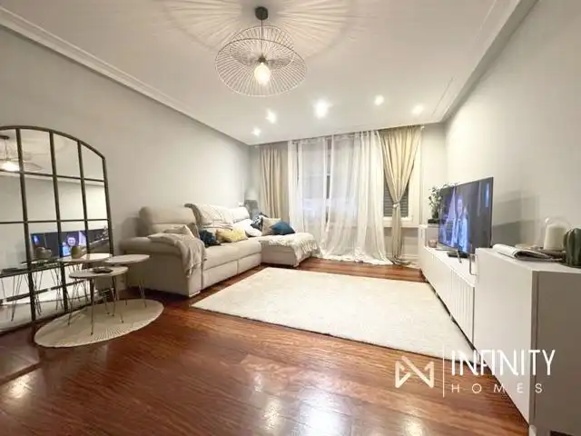 Wohnzimmer von Wohnung zur Miete in Bilbao  mit Heizung und Abstellraum