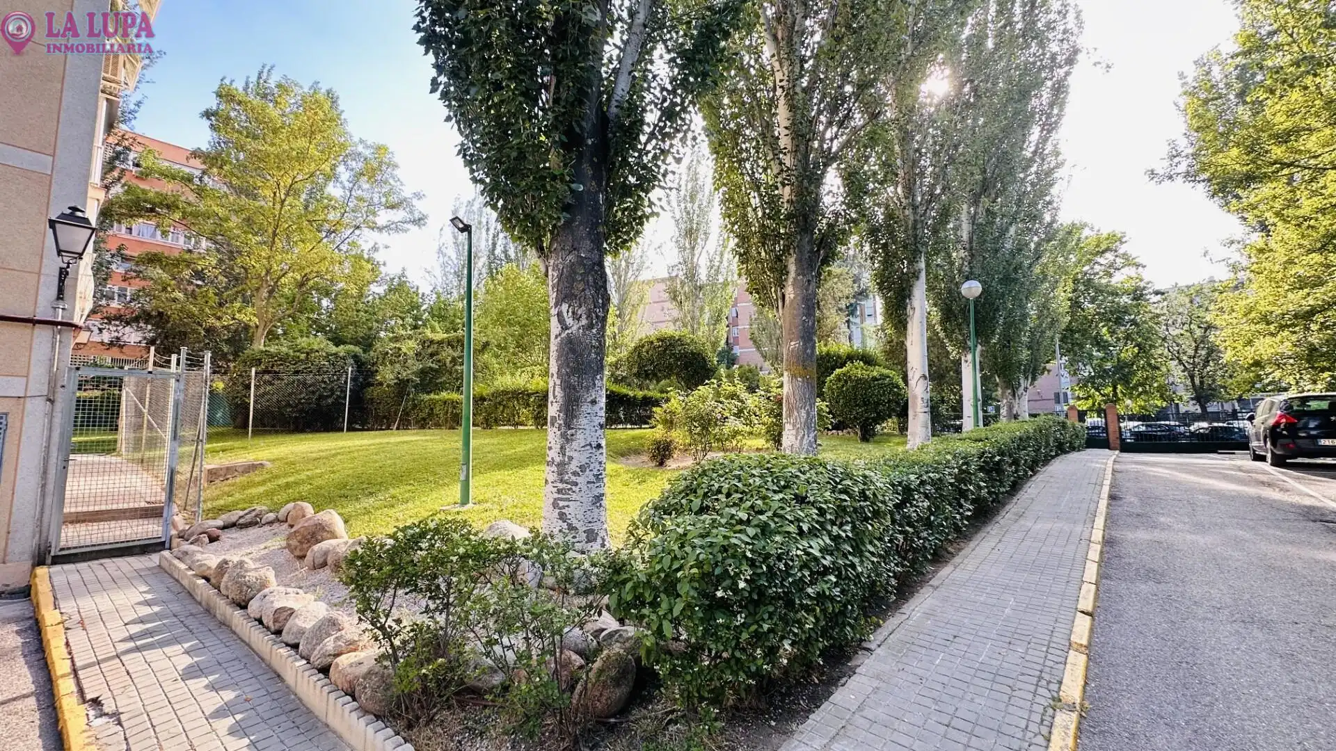 Exterior view of Flat for sale in Madrid  with Air Conditioner, Heating and Private garden