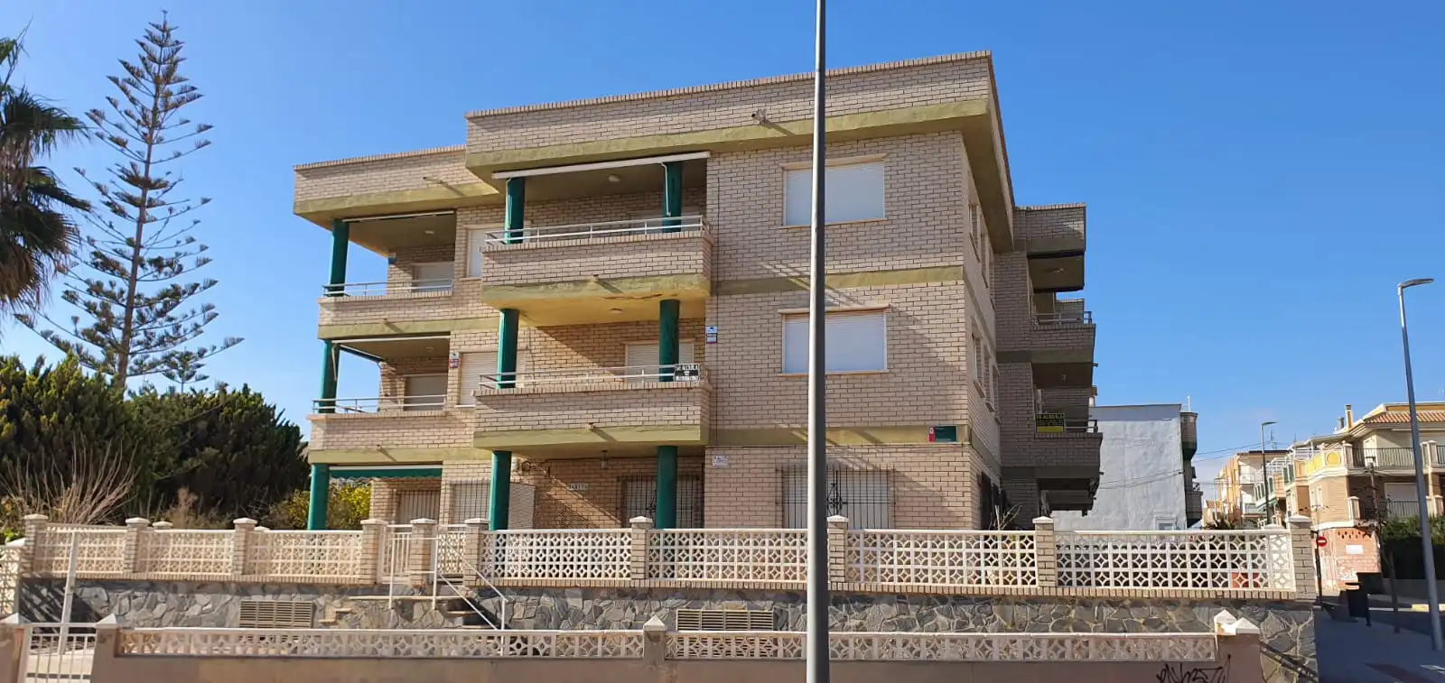 Vista exterior de Piso en venta en Pilar de la Horadada con Balcón y Alarma