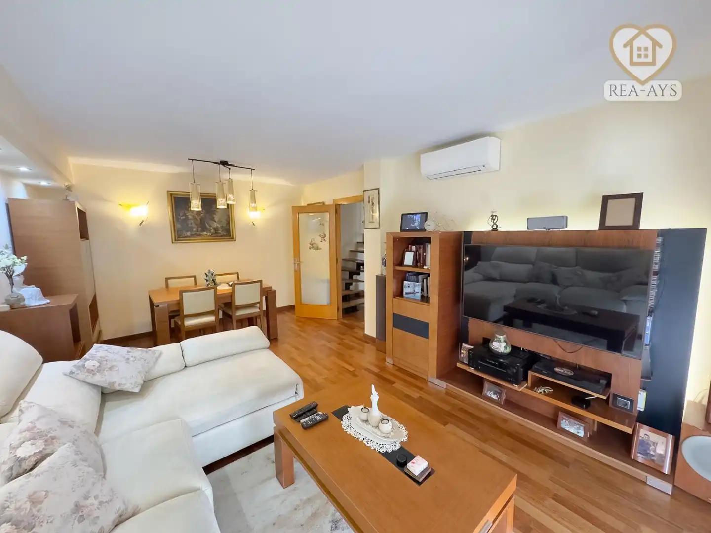Sala de estar de Dúplex en venta en Viladecans con Aire acondicionado, Calefacción y Parquet