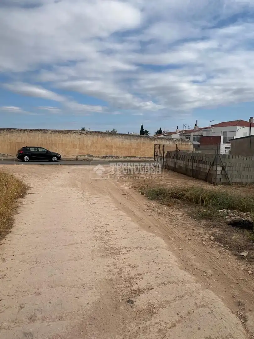 Terreno industrial en venta en Torreblascopedro