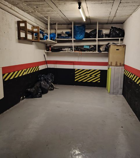 Foto 2 de Garaje en venta en Gandasegui Remigio Mons Etxetaldea, Santutxu - Basarrate, Bilbao
