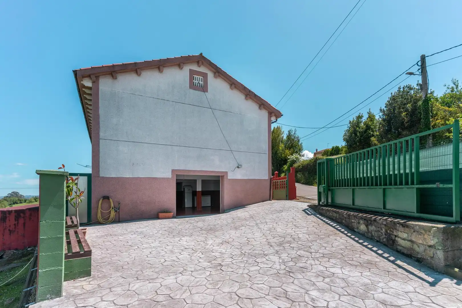 Vista exterior de Casa o xalet en venda en Gijón  amb Calefacció, Jardí privat i Traster