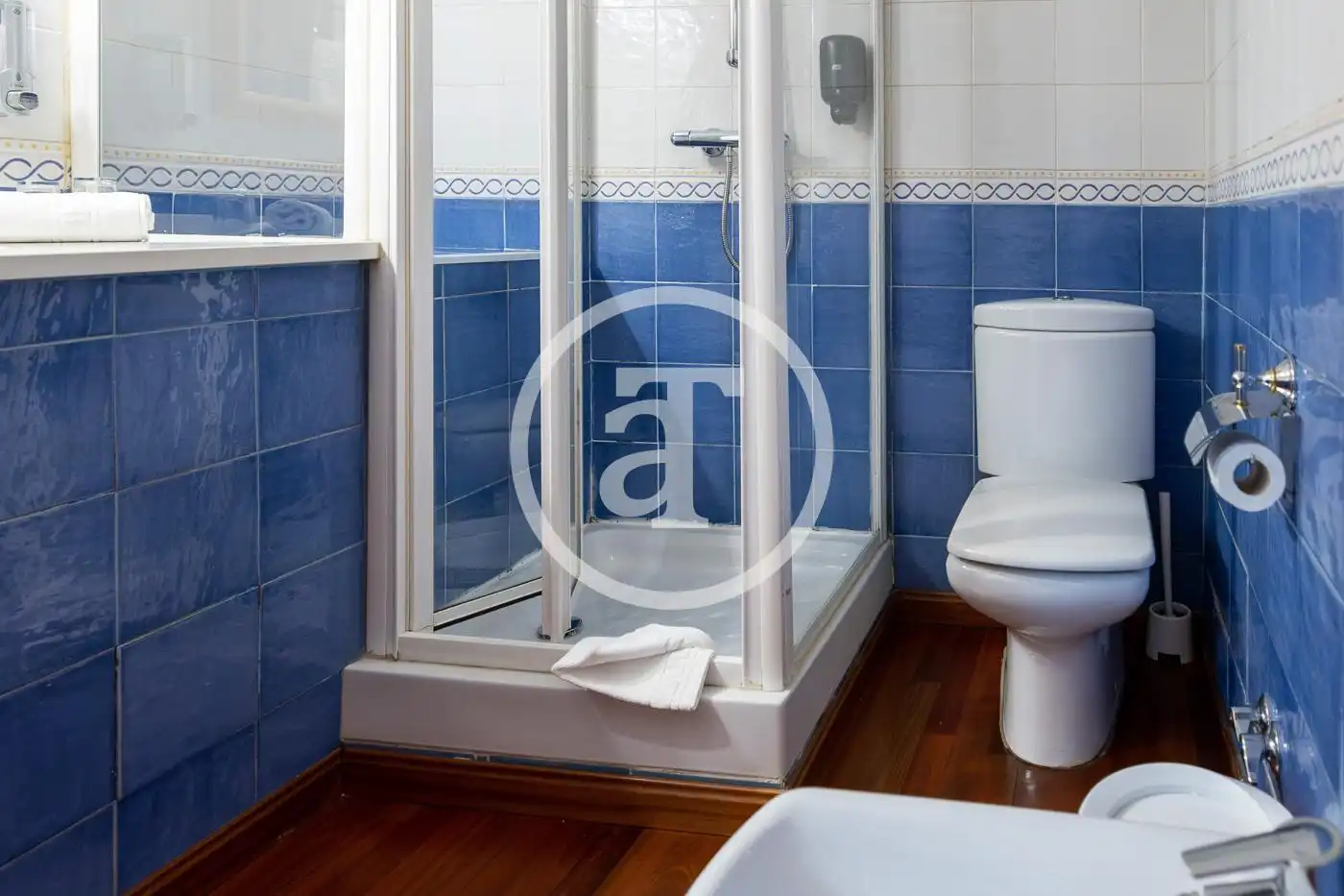 Baño de Ático de alquiler en Madrid con Aire acondicionado, Calefacción y Amueblado