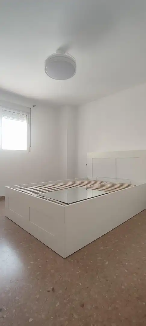 Schlafzimmer von Wohnung zur Miete in Paiporta mit Balkon