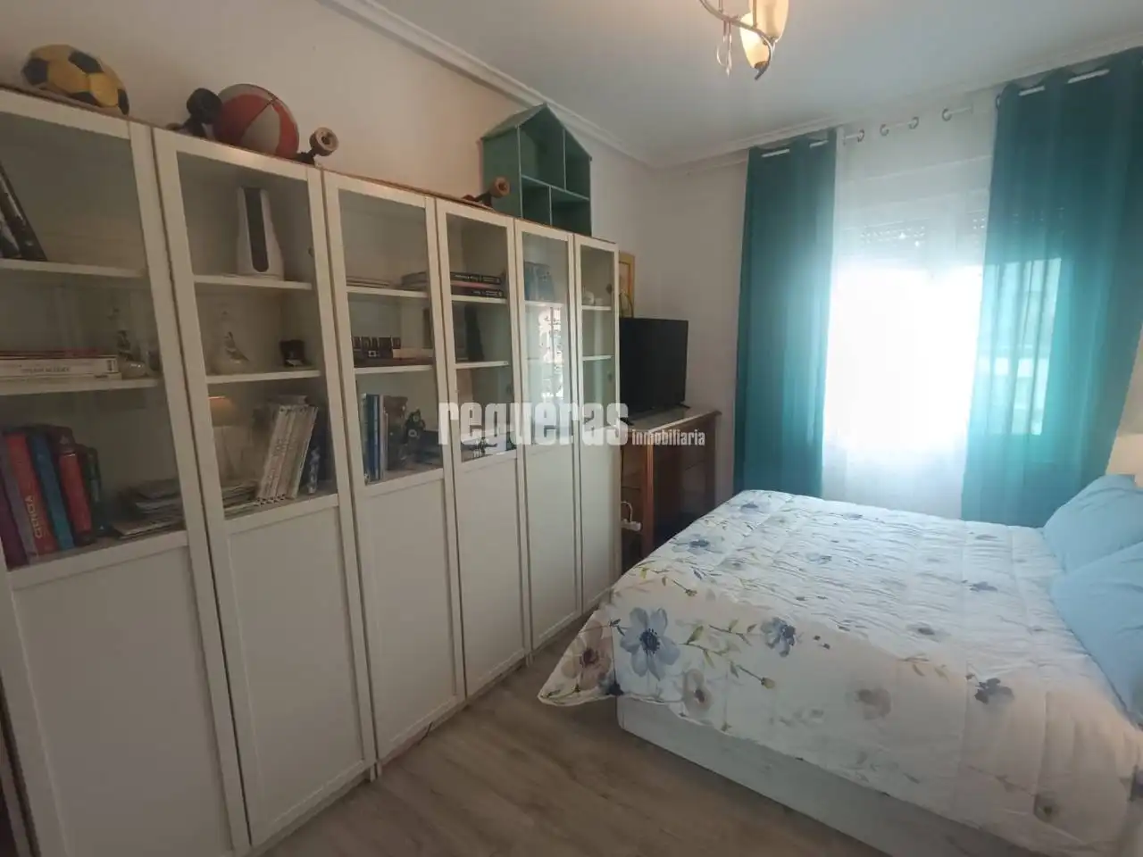 Habitación de Piso en venta en Avilés con Calefacción y Amueblado