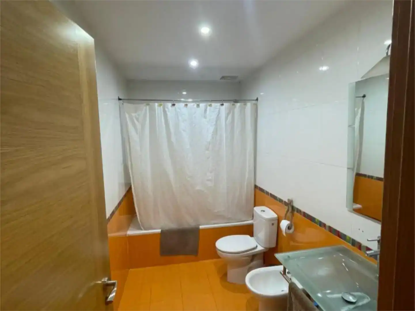 Bathroom of Flat for sale in Consuegra  with Air Conditioner and Balcony