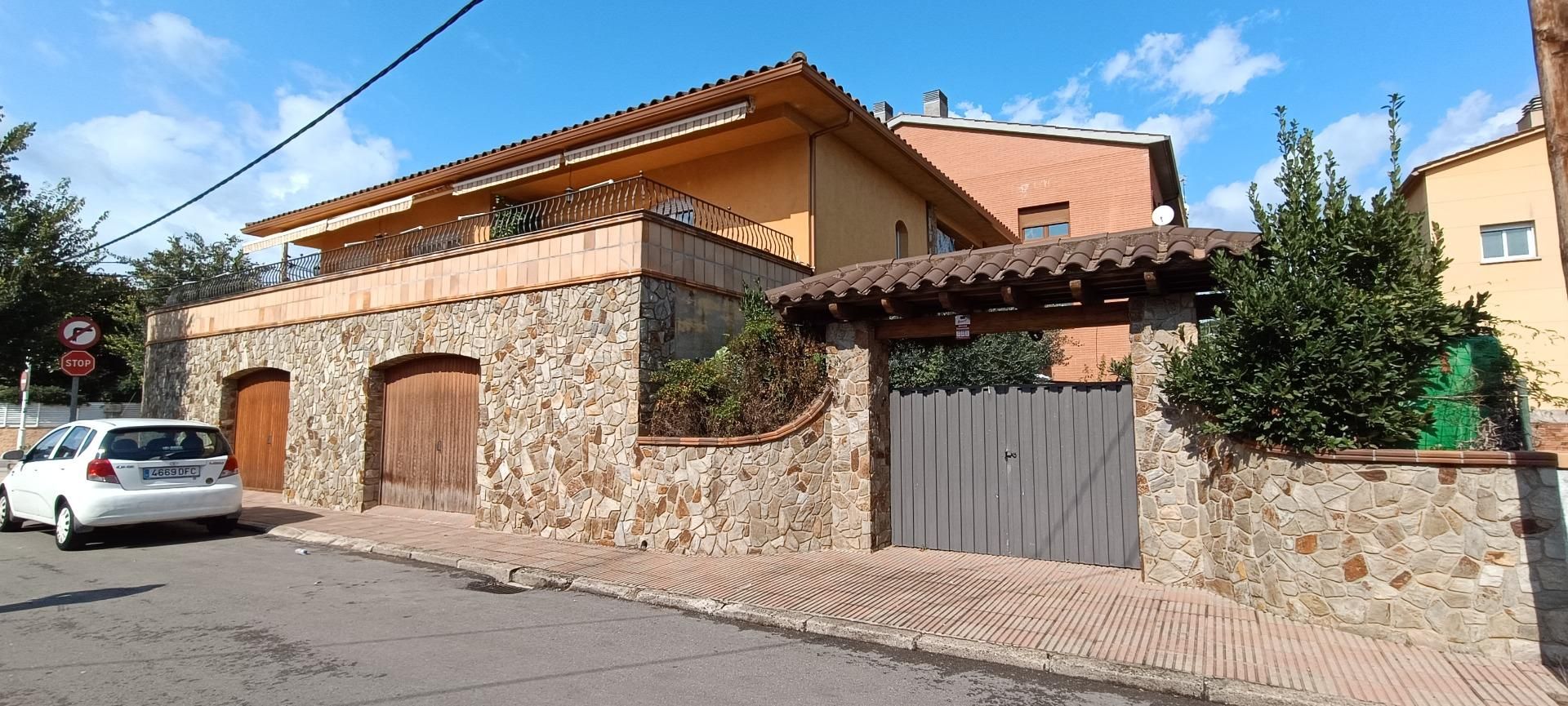 Vista exterior de Casa o chalet en venta en Riells i Viabrea con Calefacción, Jardín privado y Terraza