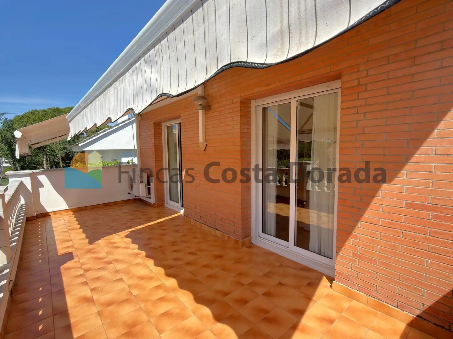 Terrace of Houses for sale in Cubelles  with Air Conditioner, Private garden and Parquet flooring