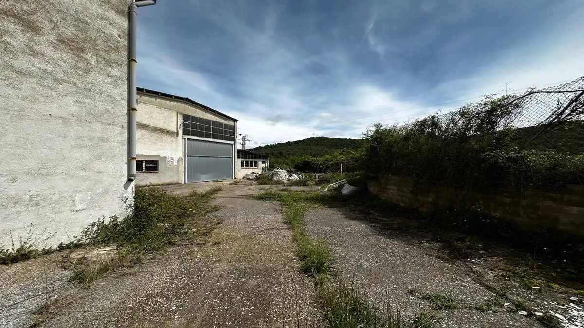 Fabrikhallen zum Verkauf in L'Estany