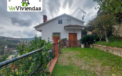 Garden of Single-family semi-detached for sale in Vallirana  with Heating, Private garden and Parquet flooring