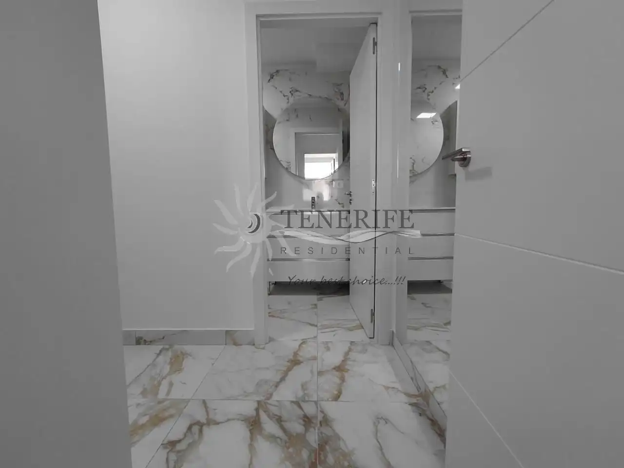 Baño de Planta baja en venta en Arona con Aire acondicionado, Terraza y Amueblado