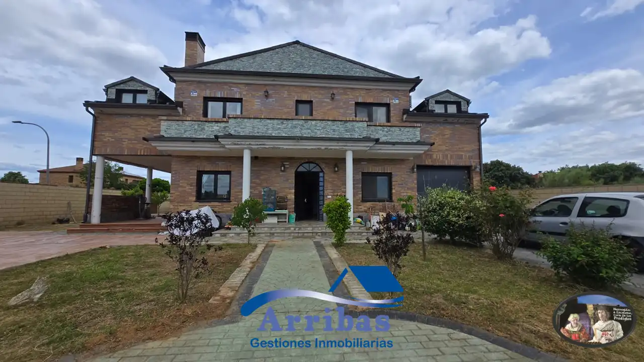 Chalet con piscina en venta en Escalona