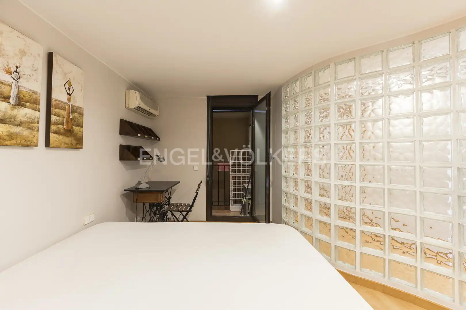 Bedroom of Flat for rent in Barcelona  with Air Conditioner, Heating and Parquet flooring