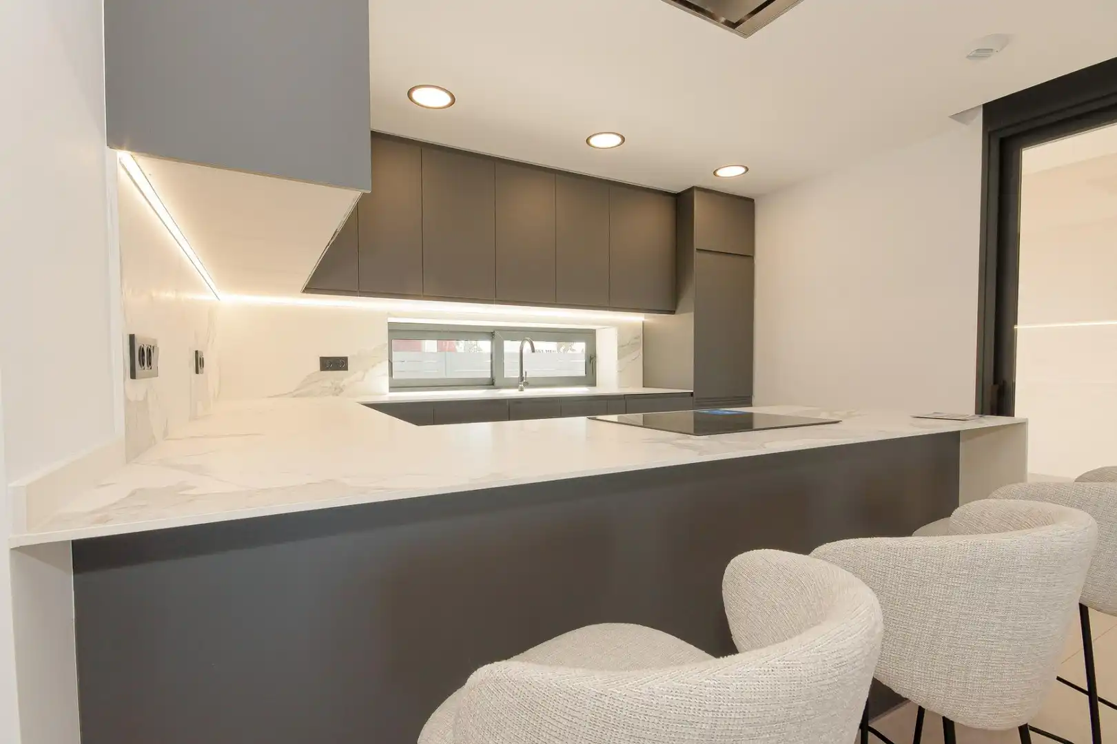 Chalet con terraza en venta en Avenida Asociación Víctimas del Terrorismo, imagen 20