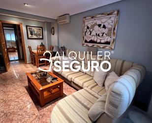 Living room of Flat to rent in  Madrid Capital  with Air Conditioner, Heating and Terrace