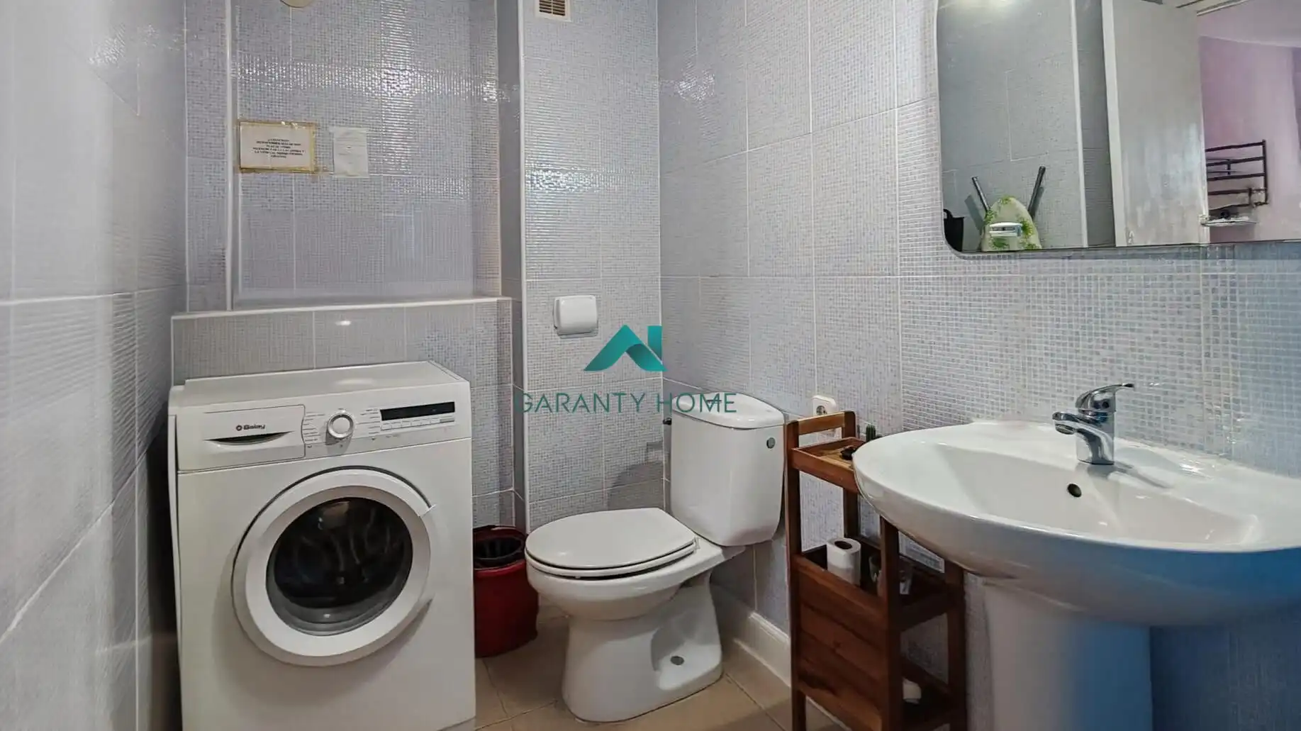 Baño de Apartamento en venta en La Manga del Mar Menor con Amueblado, Balcón y Piscina comunitaria