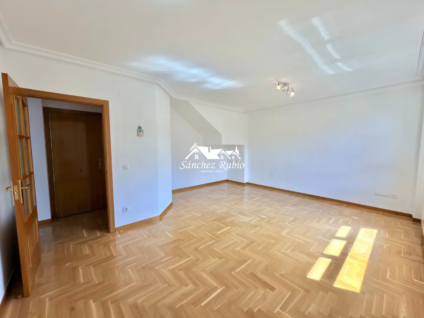 Sala d'estar de Dúplex de lloguer en Torrelodones amb Aire condicionat, Calefacció i Jardí privat