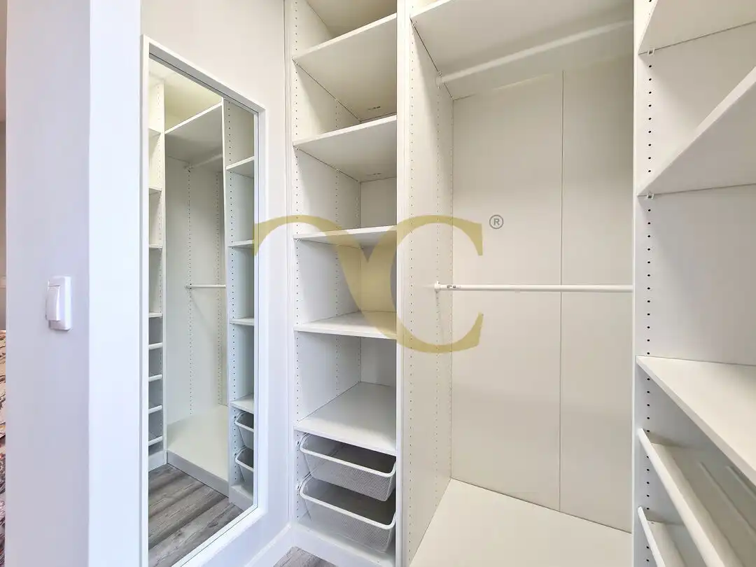 Habitación de Piso en venta en Oviedo  con Calefacción y Amueblado