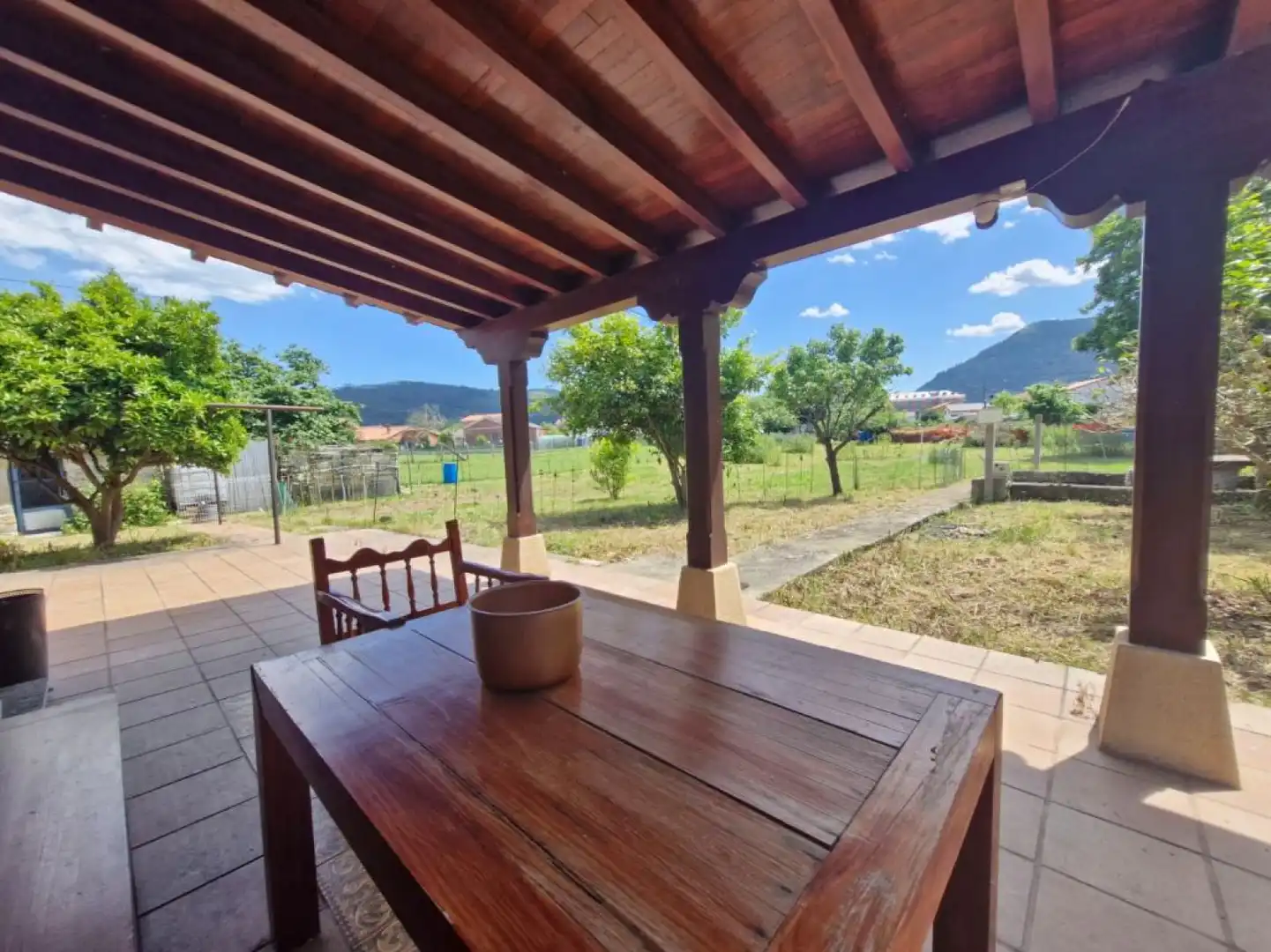 Terrassa de Casa o xalet en venda en Los Corrales de Buelna  amb Calefacció, Jardí privat i Terrassa