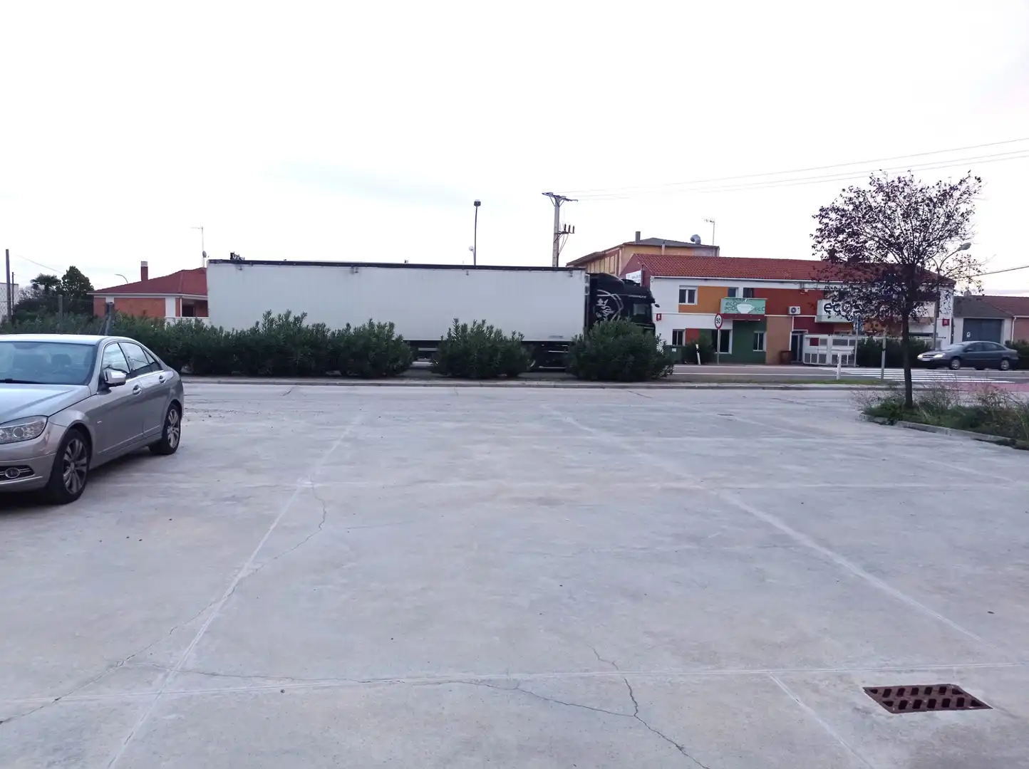 Aparcament de Nau industrial en venda en Mojados amb Calefacció i Alarma