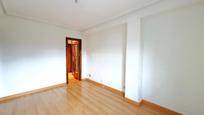 Bedroom of Flat for sale in  Madrid Capital  with Air Conditioner