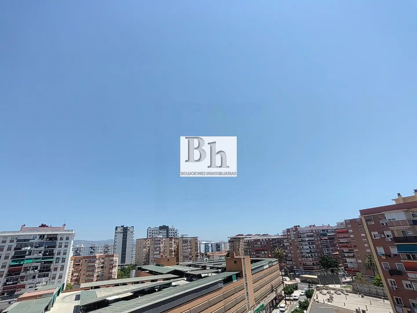 Vista exterior de Piso en venta en Málaga con Terraza