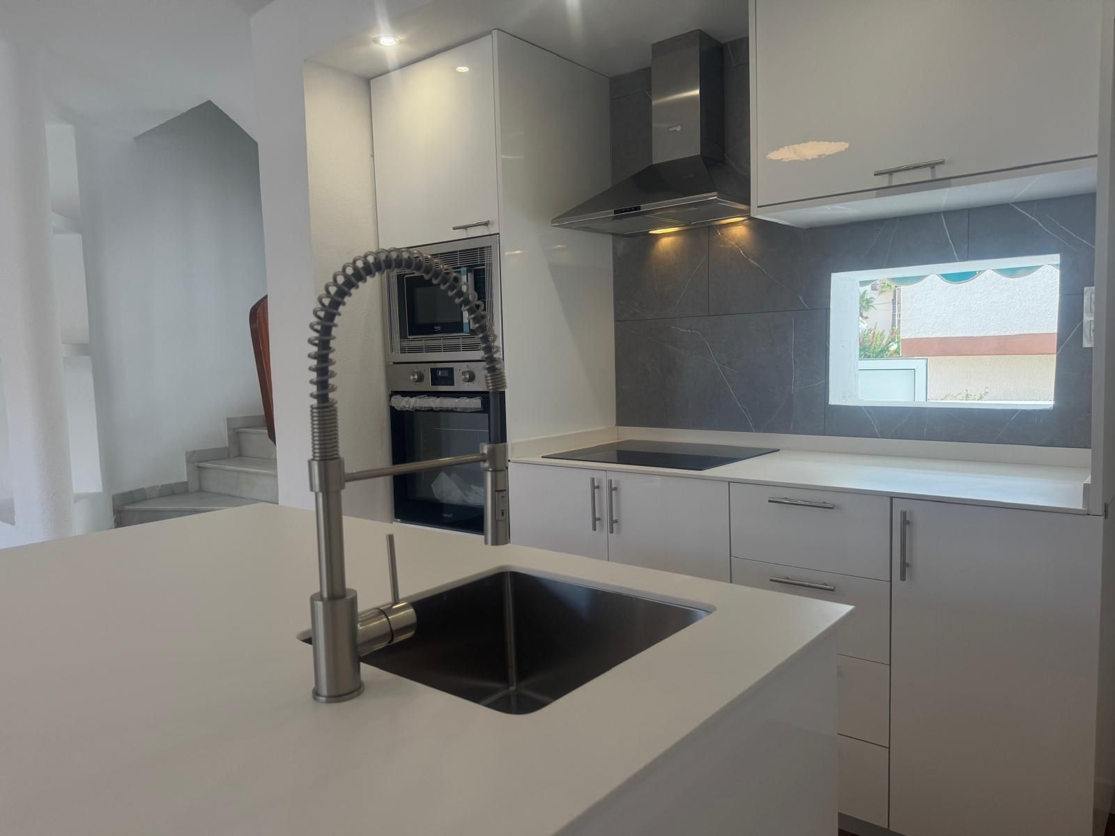 Kitchen of Single-family semi-detached for sale in Torrevieja  with Private garden, Terrace and Storage room