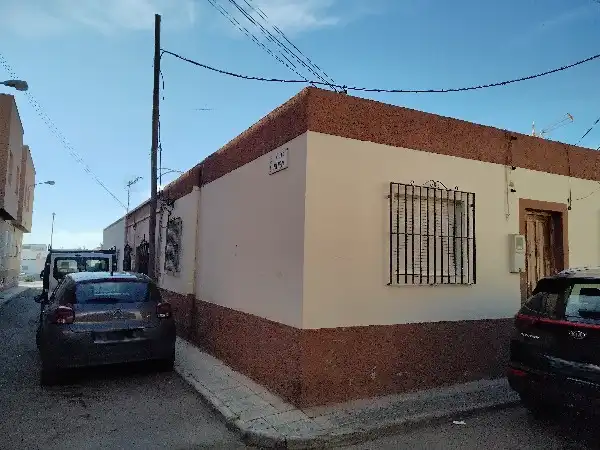 Vista exterior de Casa o xalet en venda en Almería
