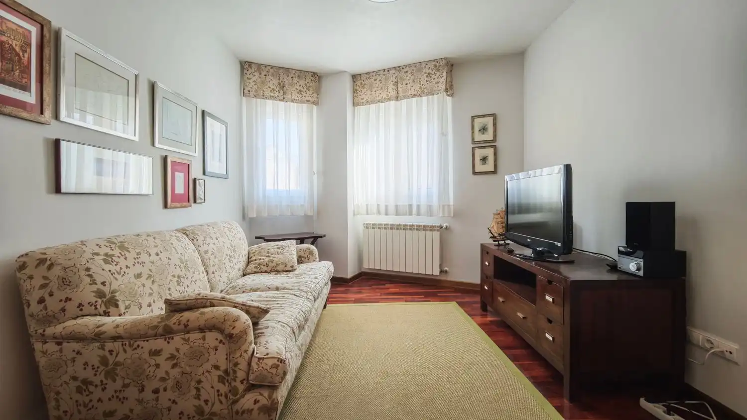 Sala de estar de Piso en venta en Soto del Barco con Calefacción, Trastero y Piscina