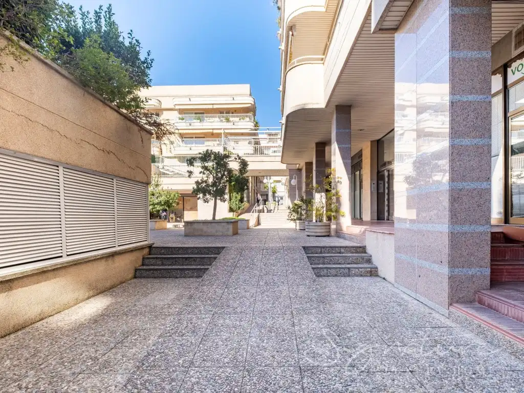 Exterior view of Attic for sale in Sant Cugat del Vallès  with Air Conditioner, Terrace and Swimming Pool