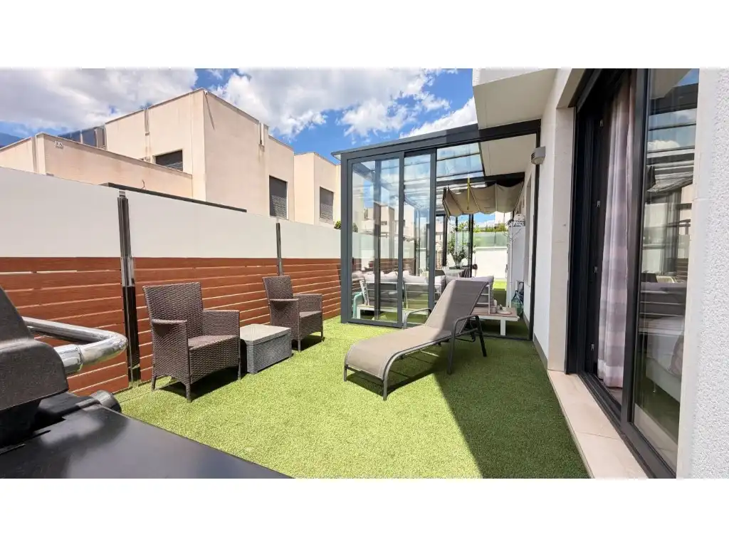 House with pool for sale in Calle Maite Pagazaurtundua Ruiz, imagen 6