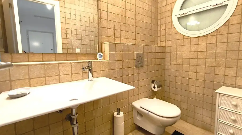 Badezimmer von Wohnungen zum Verkauf in Dénia mit Klimaanlage, Heizung und Privatgarten