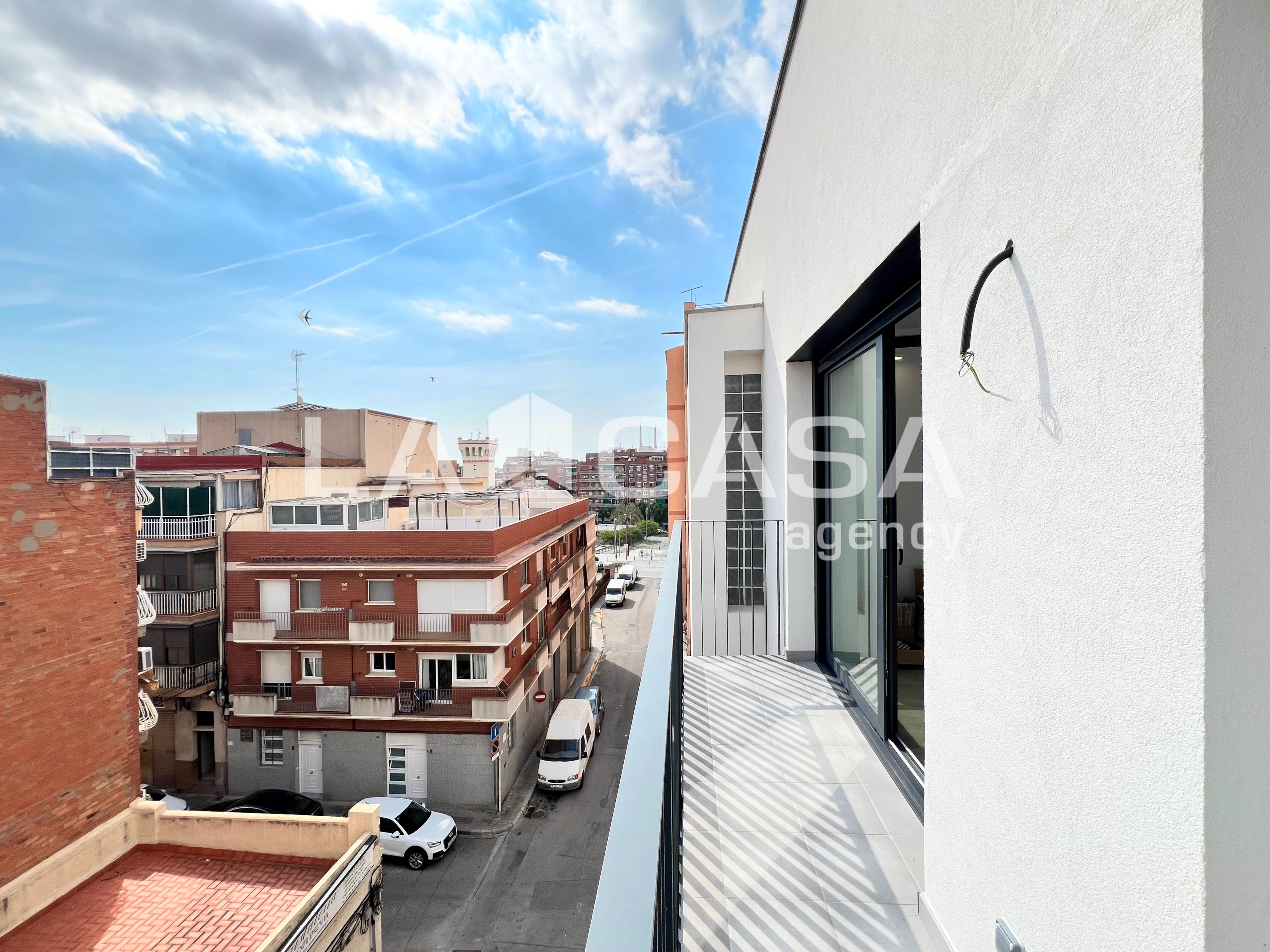 Vista exterior de Pis en venda en Badalona amb Calefacció, Terrassa i Balcó