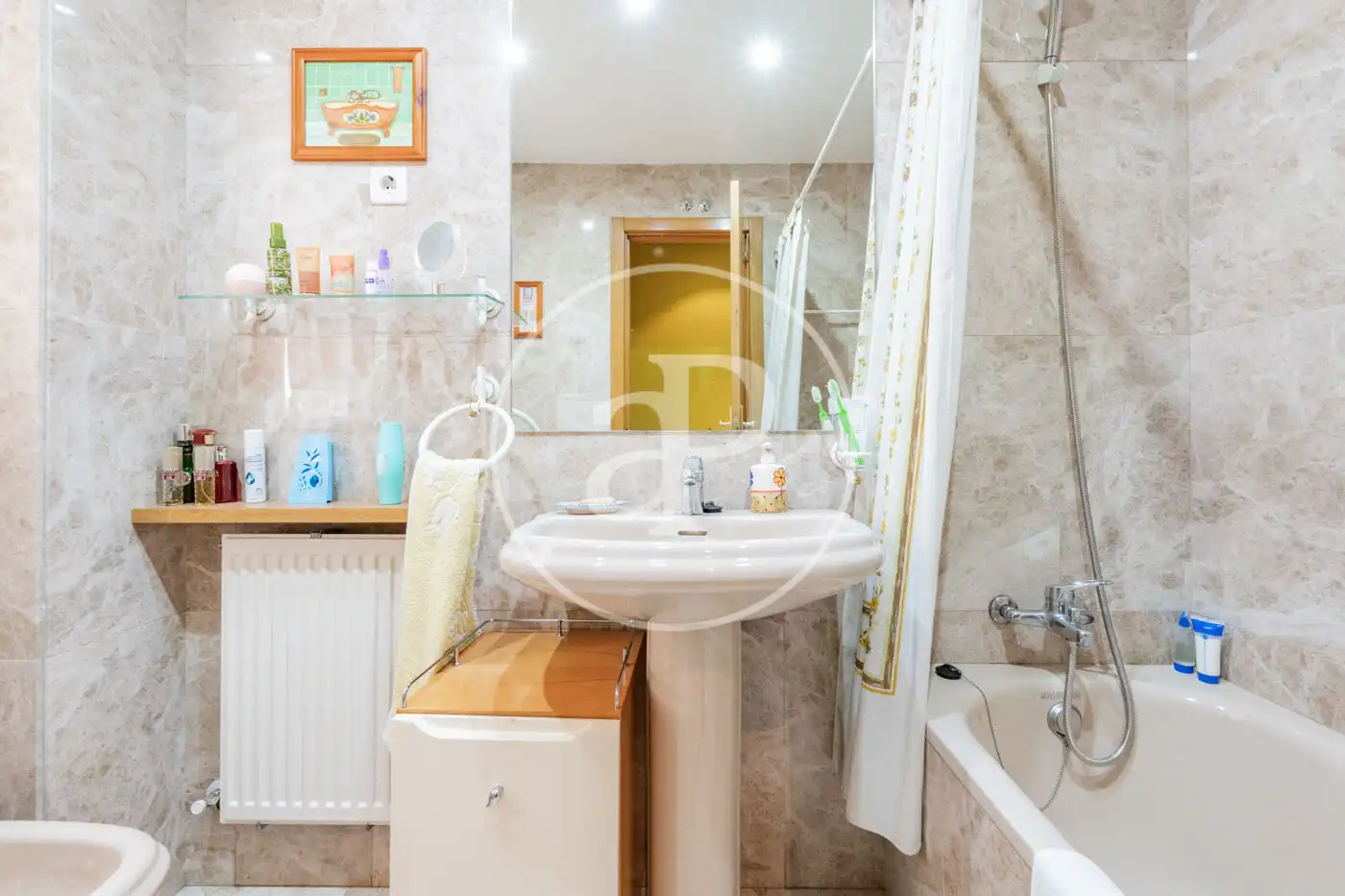 Baño de Piso en venta en Madrid con Aire acondicionado, Calefacción y Jardín privado