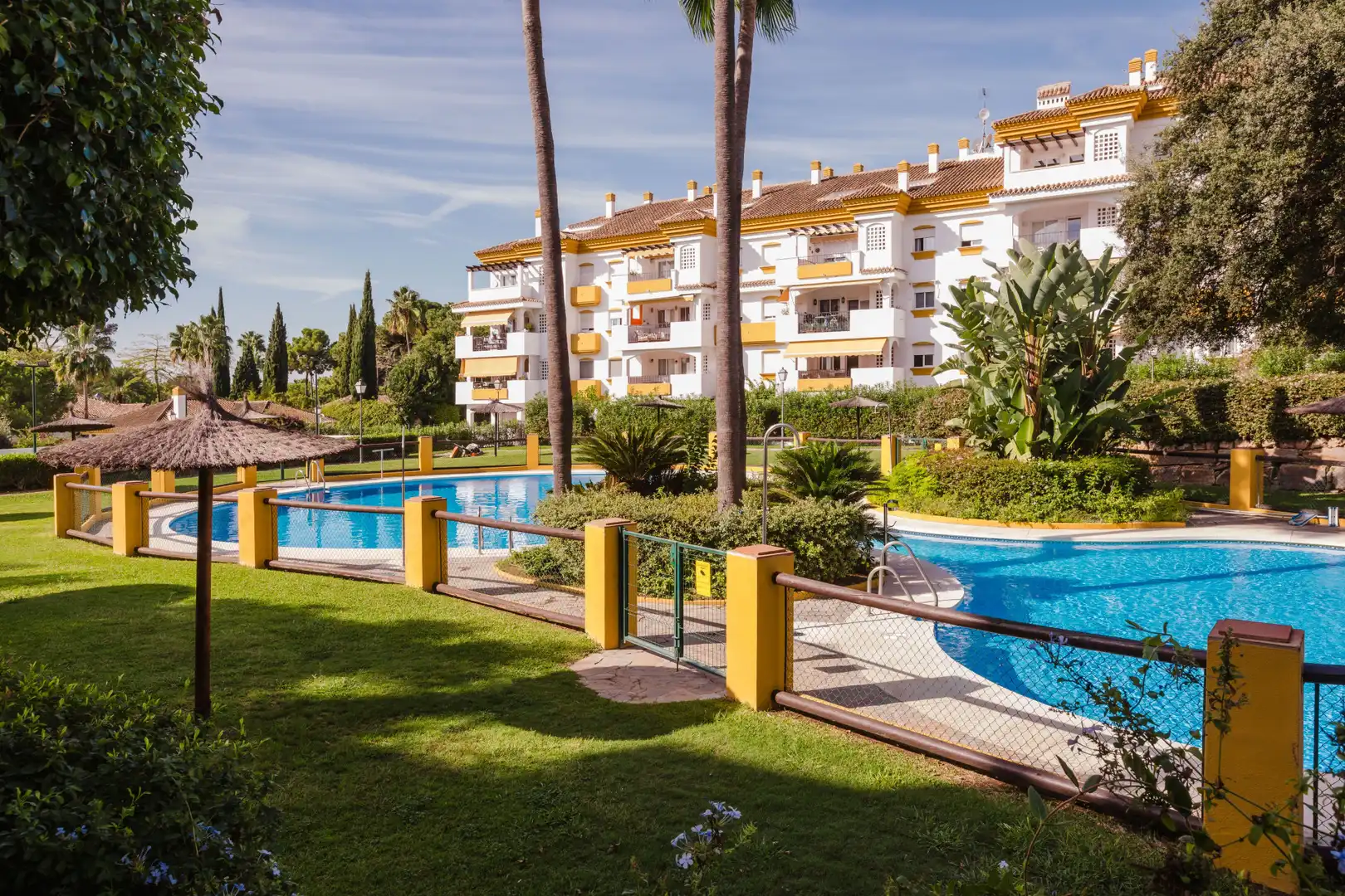 Apartamento con piscina en venta en Milla de Oro