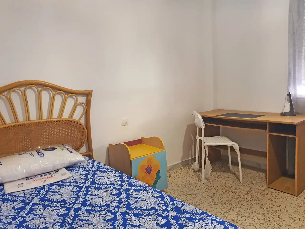 Zimmer in Calle de Alozaina, Santa Cristina - San Rafael